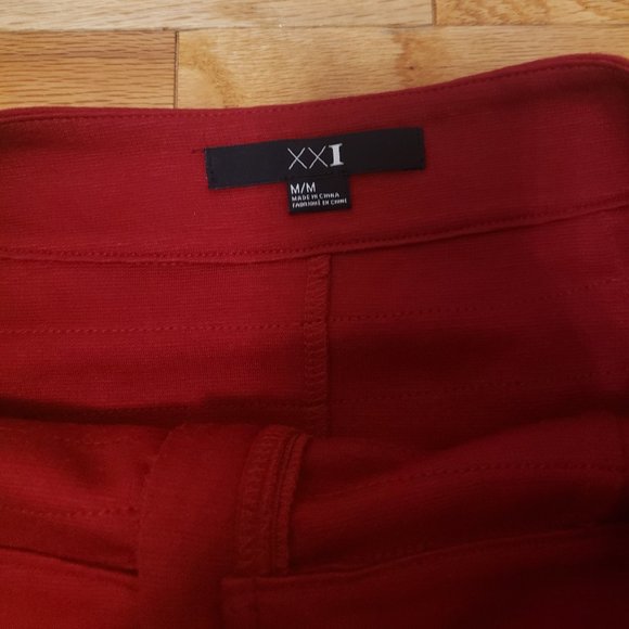 Red Layered Skirt Zipper Front - Picture 3 of 4